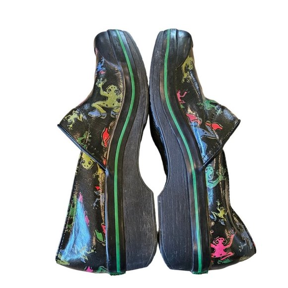 Dansko Vegan Volley Comfort Clogs Printed Frogs Black Size 39 US 8.5 9 Shoes - Picture 5 of 12